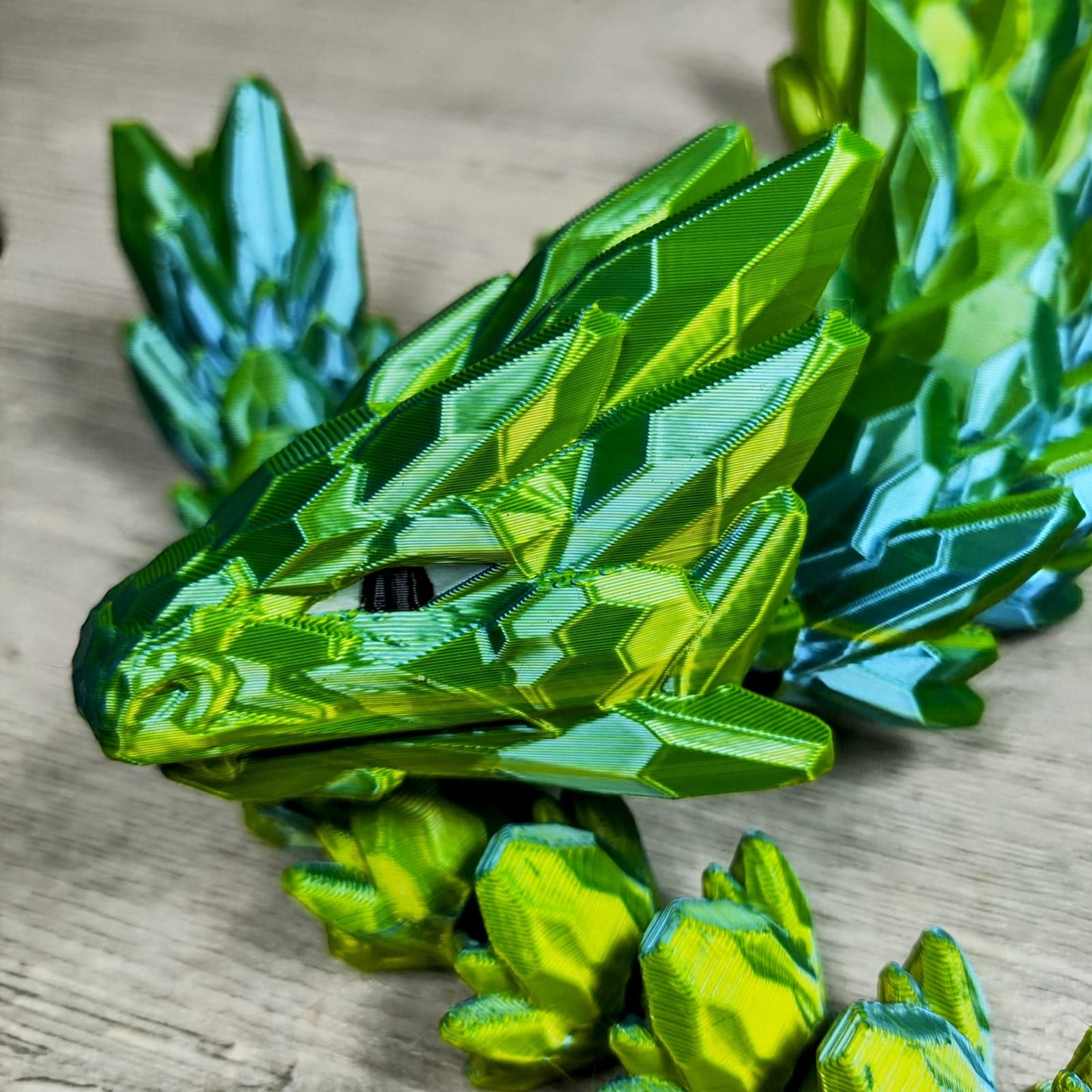 Gemstone Dragon – A Majestic 3D-Printed Fantasy Creation