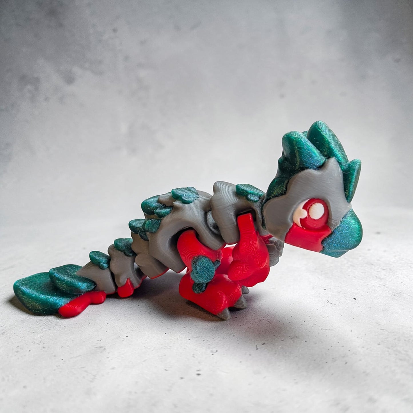 Flexi Velociraptor – Articulated 3D Printed Dinosaur Desk Companion